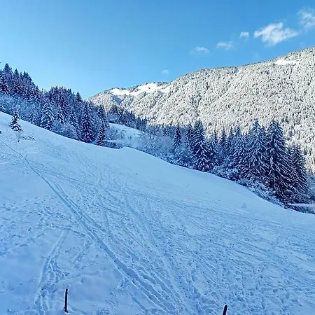 Magnifique Appartement: Mountain View Retreat For 6 * Saint-Jean-d'Aulps
